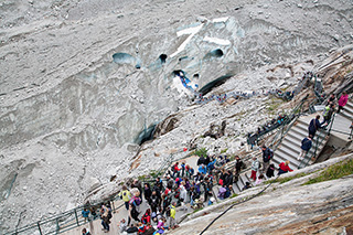 лестница вниз, на ледник Mer de glace